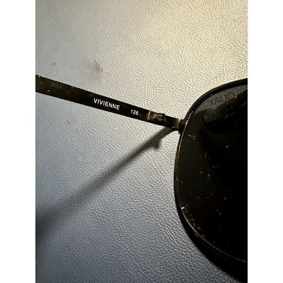 QUAY AUSTRALIA LADIES VIVIENNE 126 SUNGLASSES - -WORN ,‎ MINOR SCRATCHING - Picture 4 of 6